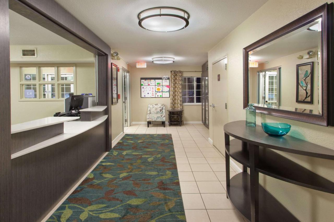 Sonesta Simply Suites Cleveland North Olmsted Airport Dış mekan fotoğraf